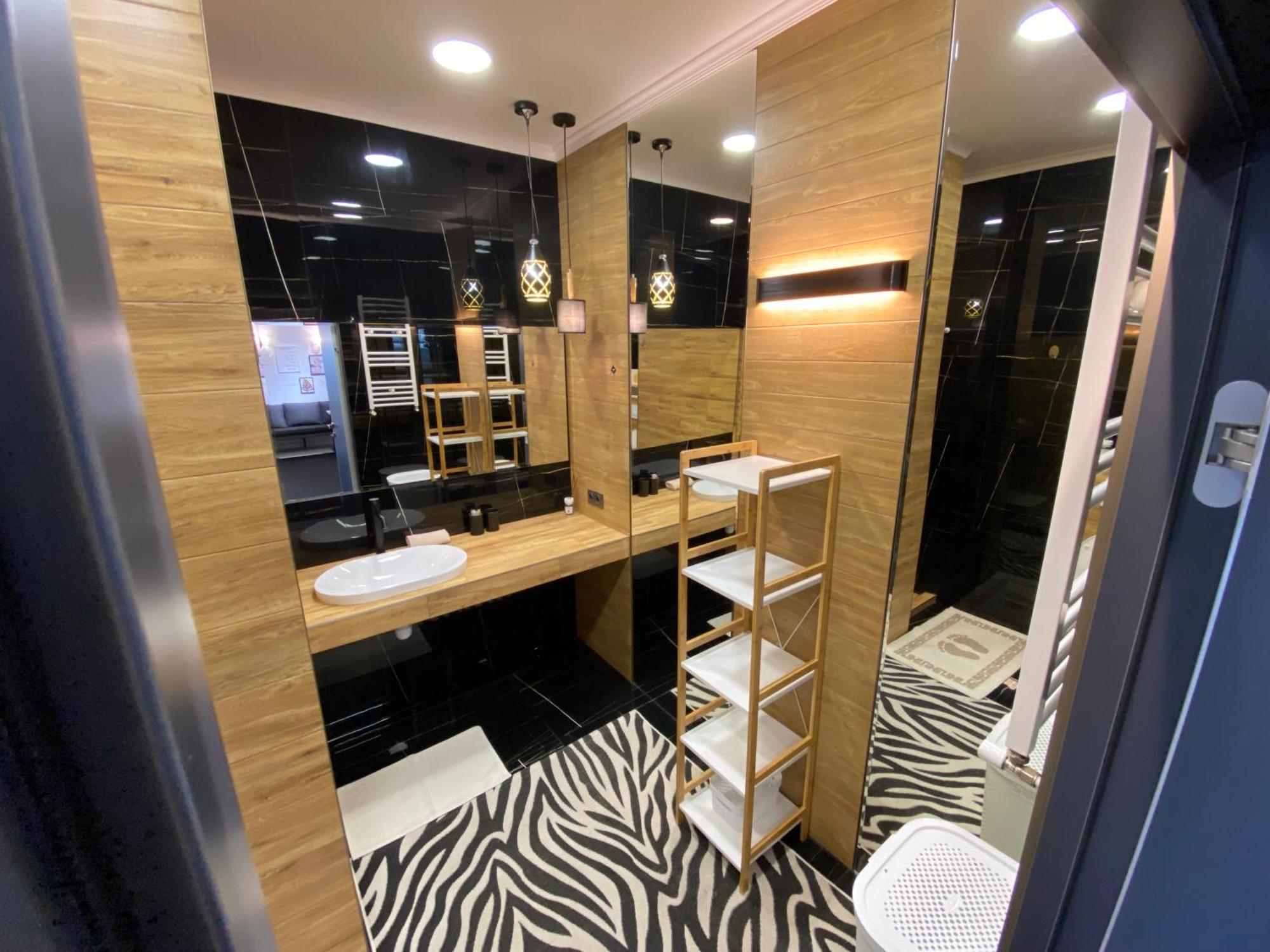 Rentnow Modern Business Apartment With 3 Bedrooms In Centre 基希讷乌 外观 照片