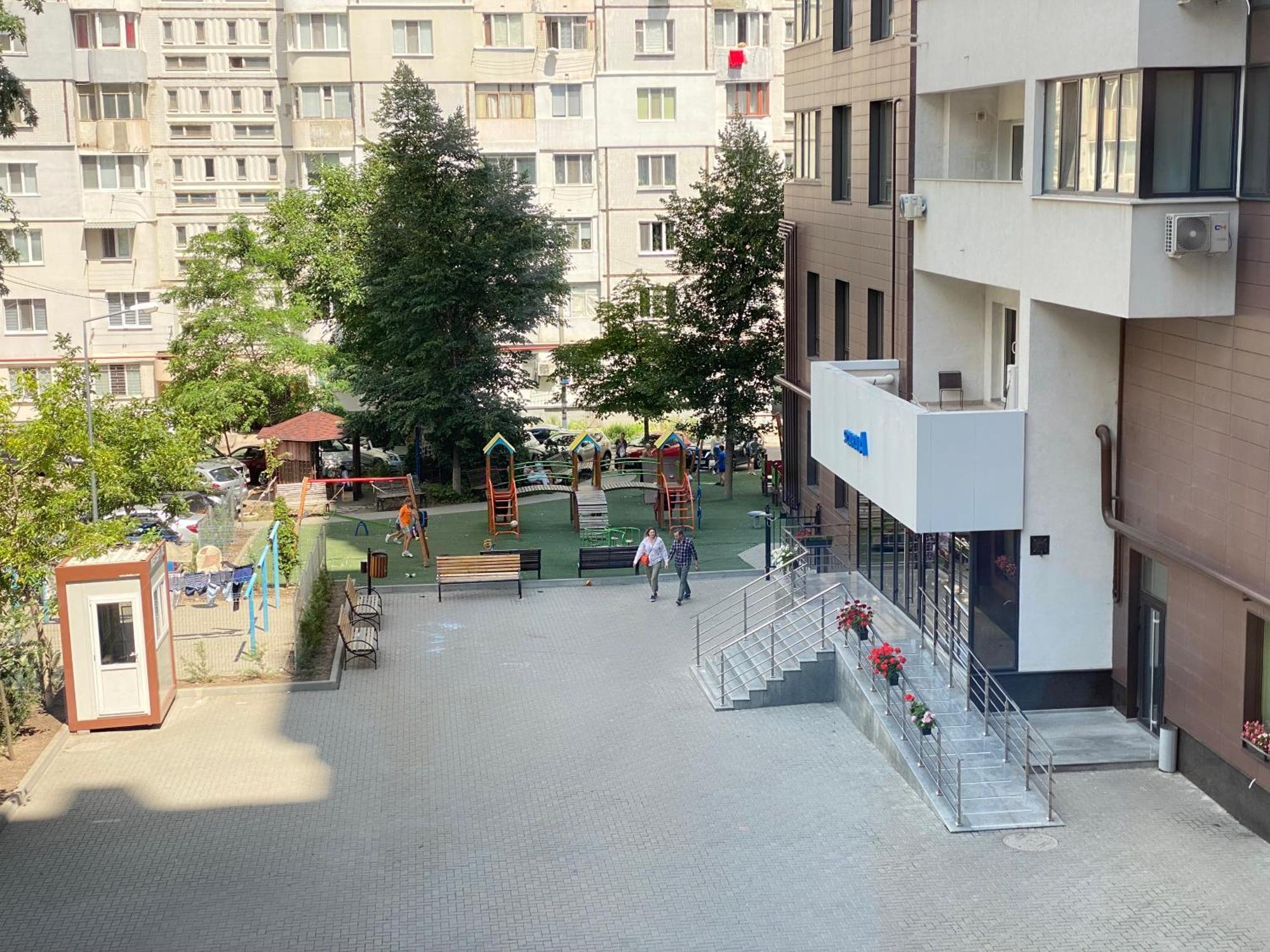 Rentnow Modern Business Apartment With 3 Bedrooms In Centre 基希讷乌 外观 照片