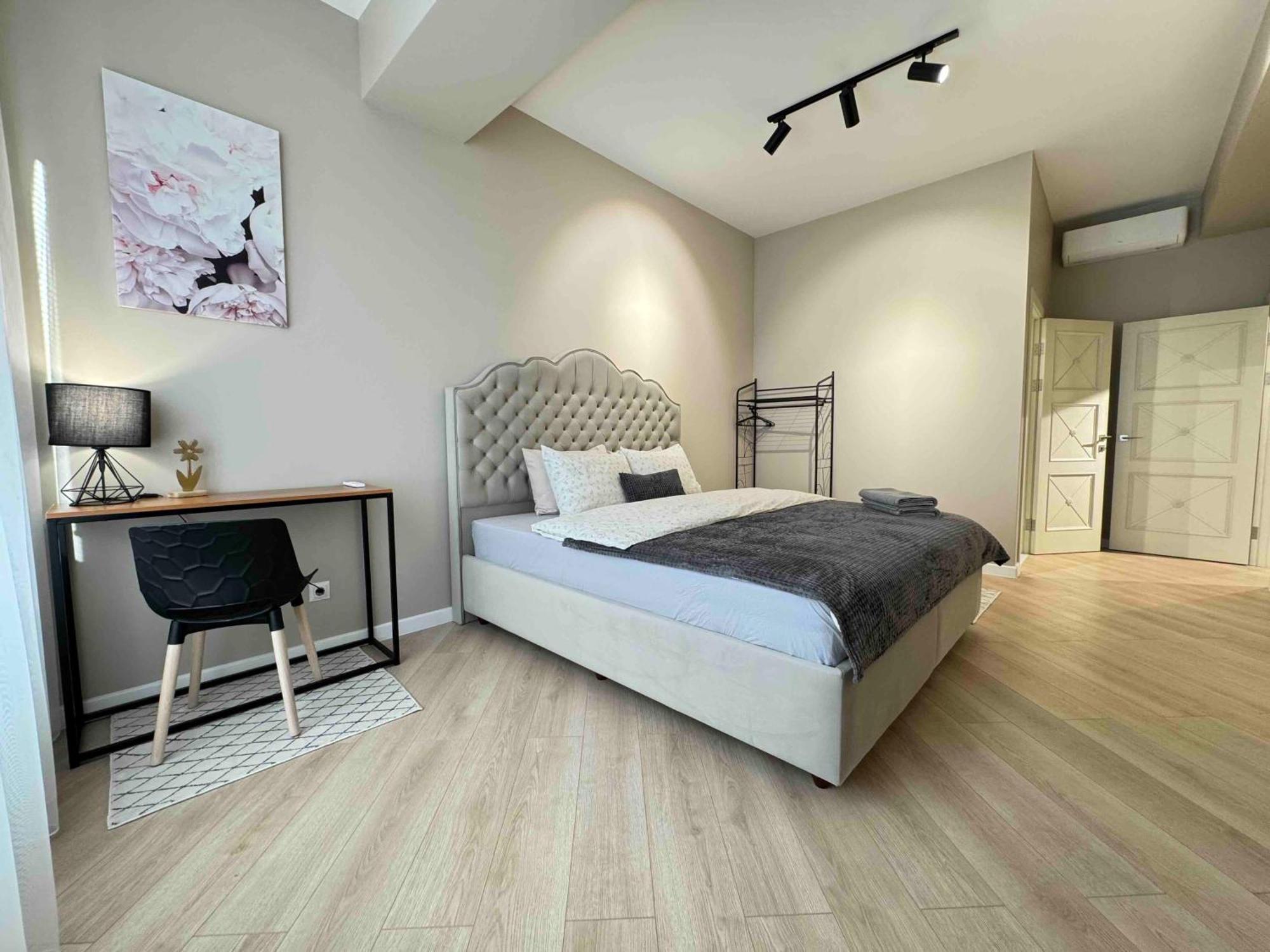 Rentnow Modern Business Apartment With 3 Bedrooms In Centre 基希讷乌 外观 照片