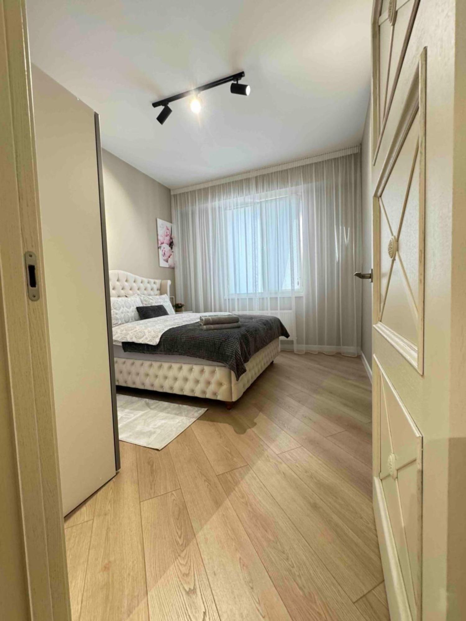 Rentnow Modern Business Apartment With 3 Bedrooms In Centre 基希讷乌 外观 照片