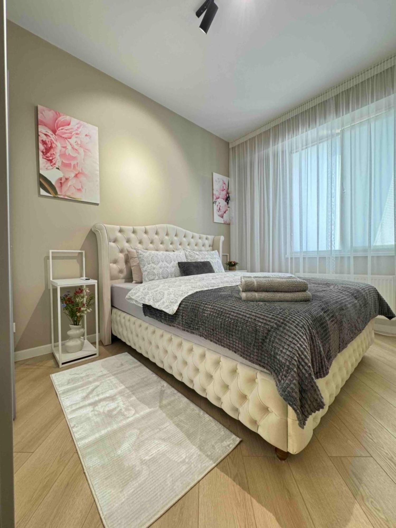 Rentnow Modern Business Apartment With 3 Bedrooms In Centre 基希讷乌 外观 照片