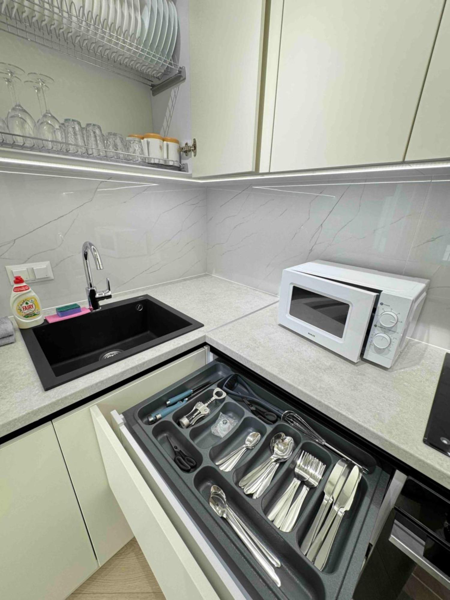 Rentnow Modern Business Apartment With 3 Bedrooms In Centre 基希讷乌 外观 照片