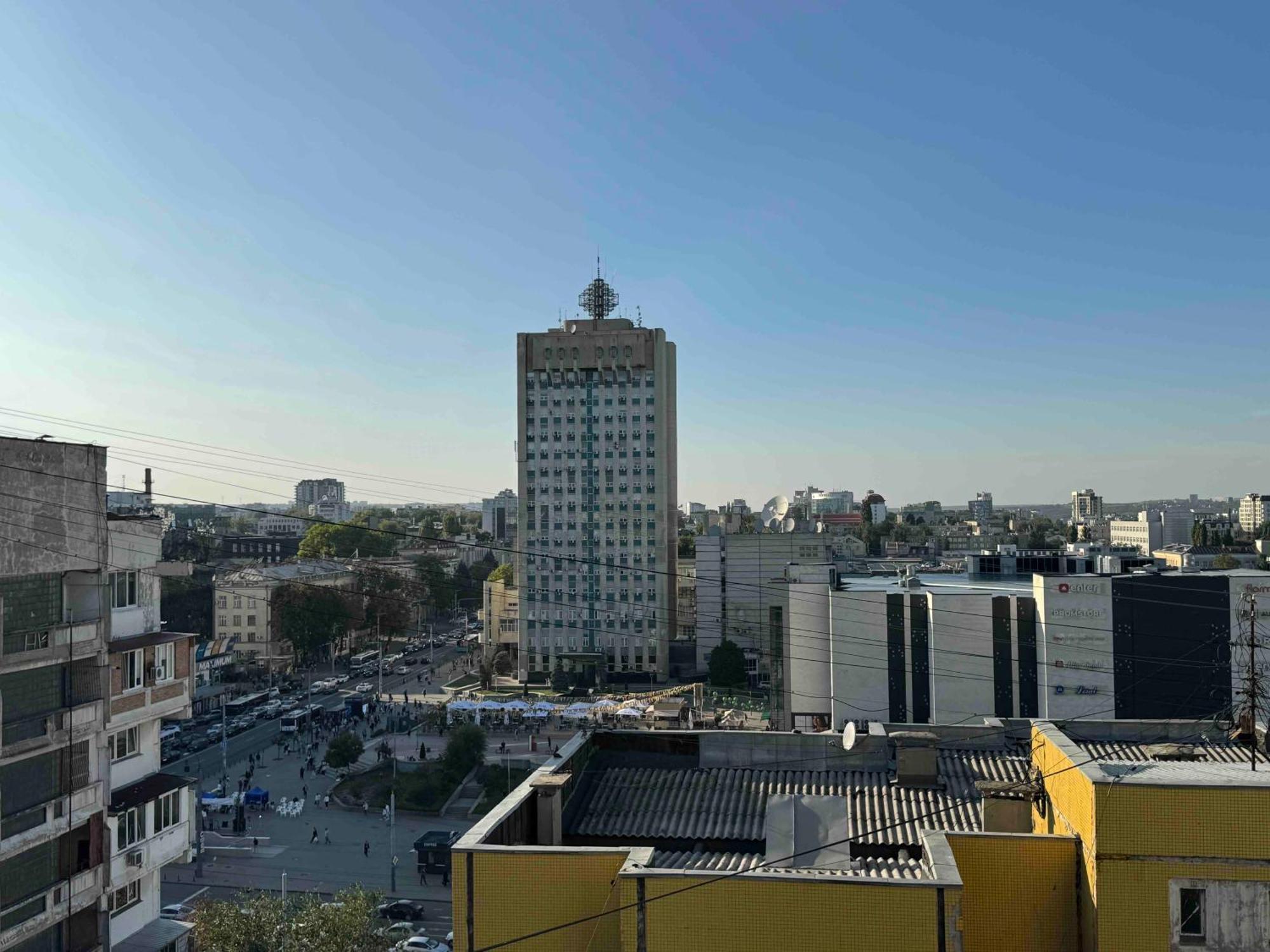Rentnow Modern Business Apartment With 3 Bedrooms In Centre 基希讷乌 外观 照片