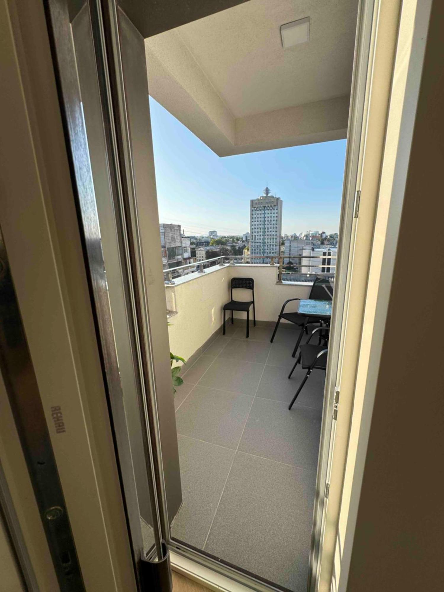 Rentnow Modern Business Apartment With 3 Bedrooms In Centre 基希讷乌 外观 照片