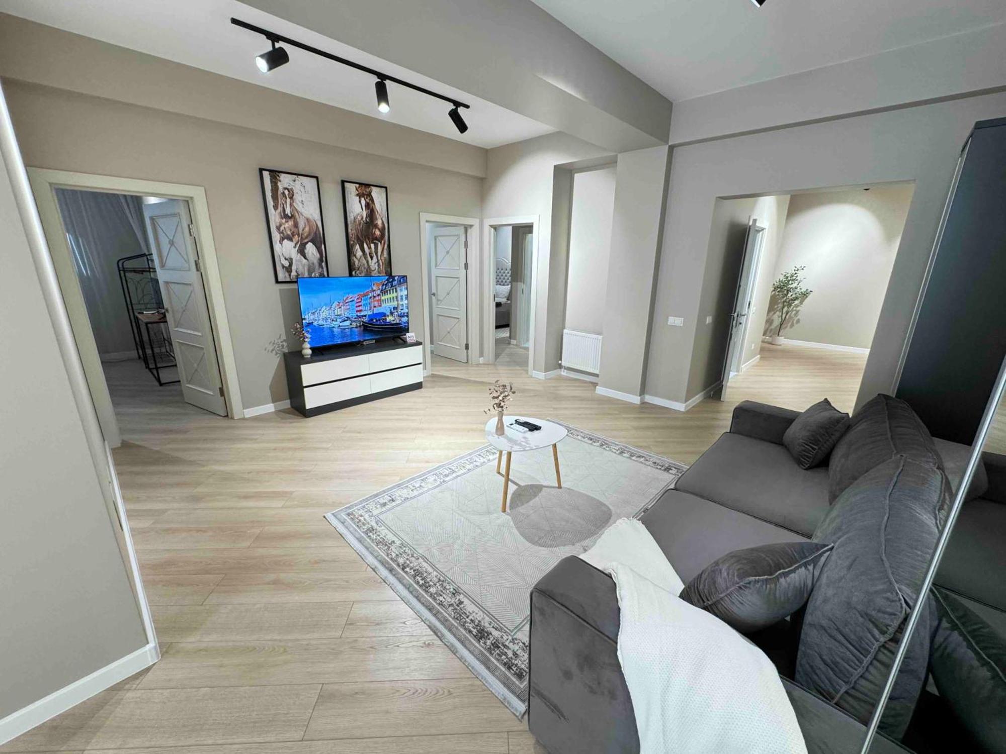 Rentnow Modern Business Apartment With 3 Bedrooms In Centre 基希讷乌 外观 照片